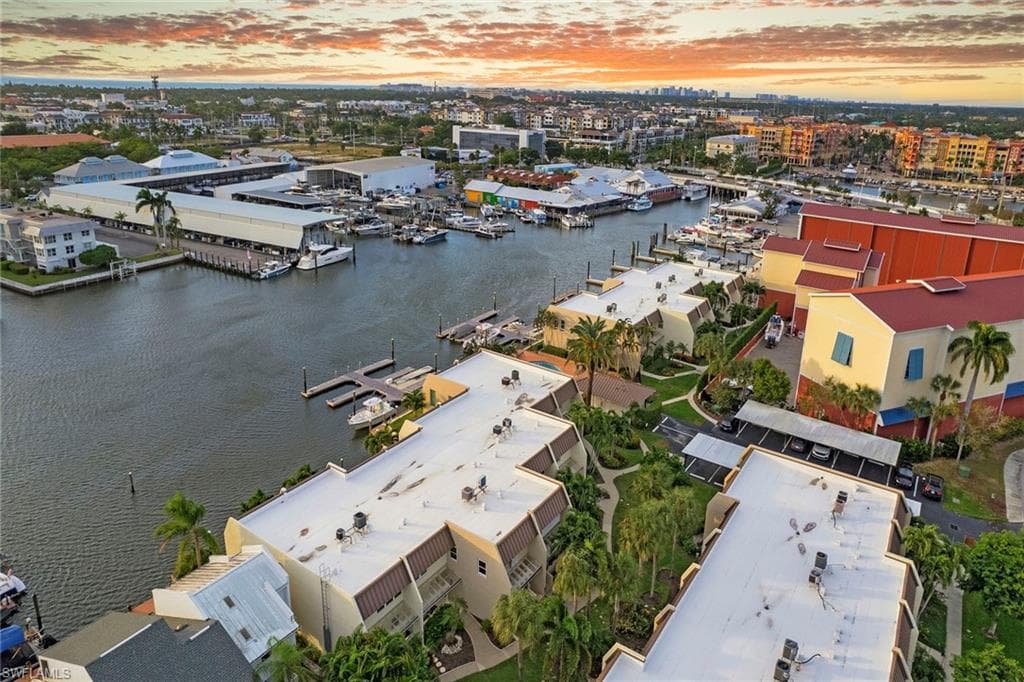 800 River Point Dr 209, Naples, FL 34102-50