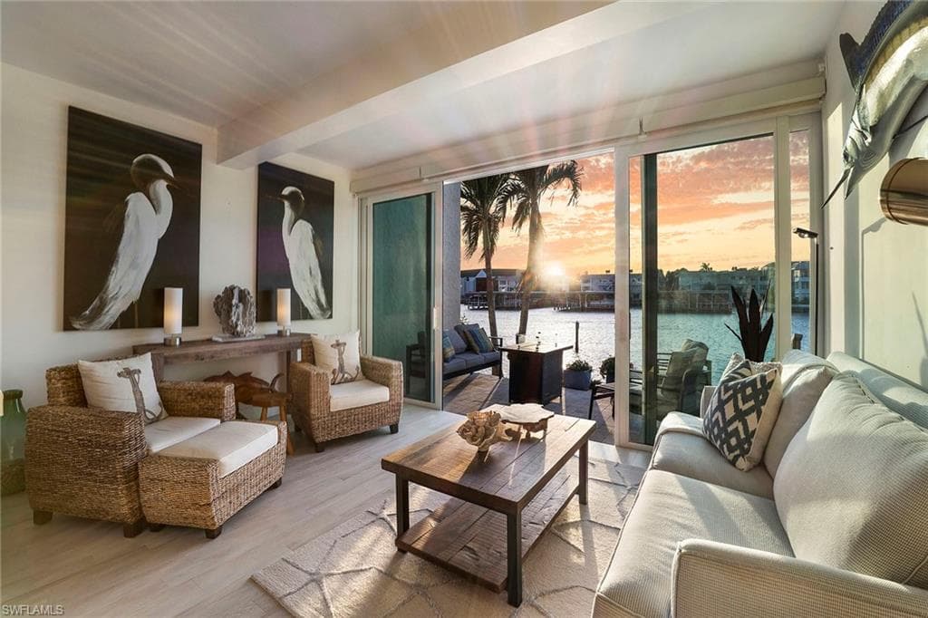 800 River Point Dr 209, Naples, FL 34102-5