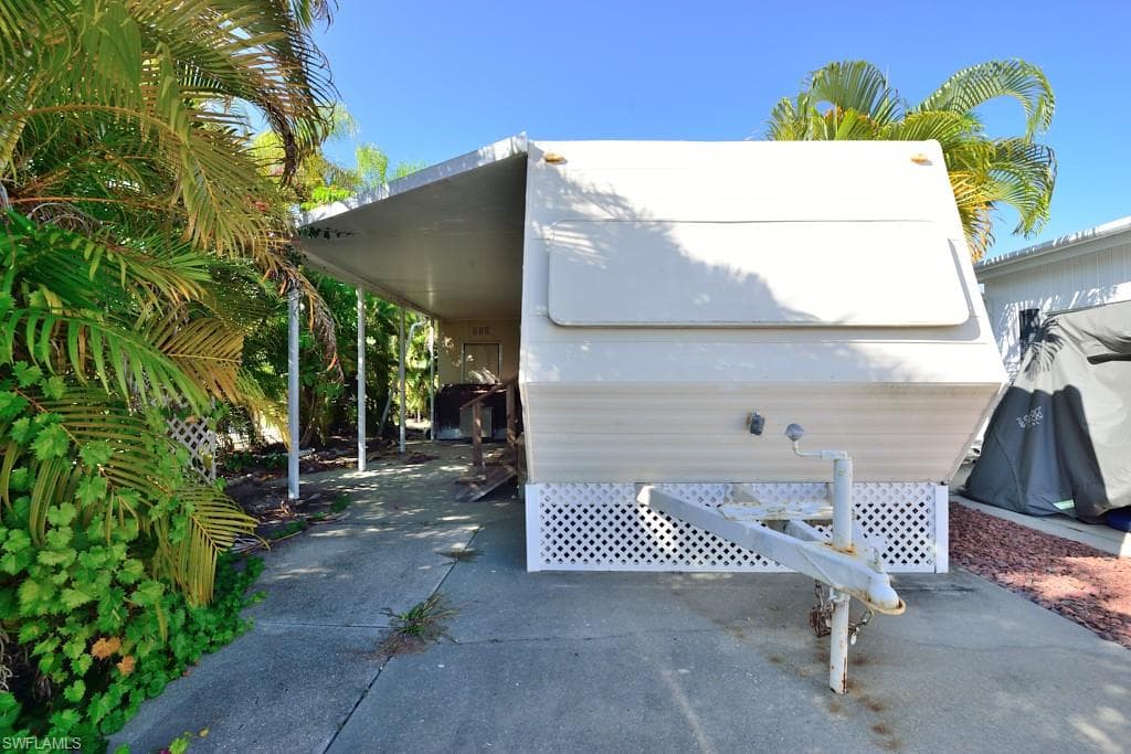 8611 Mullwood Dr, Estero, FL 33928-2