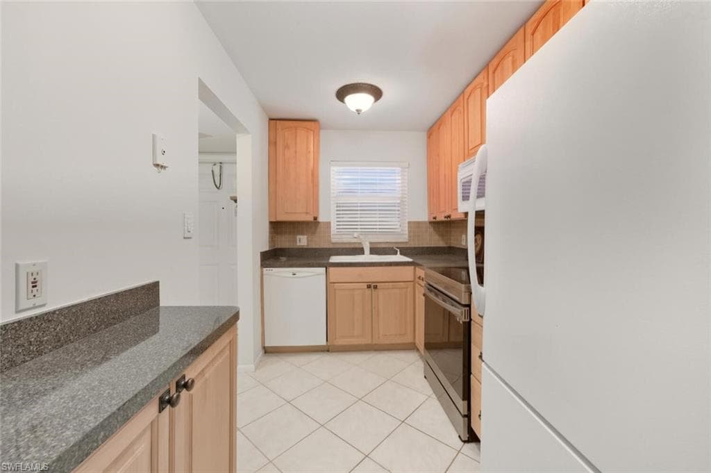 101 Forest Lakes Blvd A203, Naples, FL 34105-11