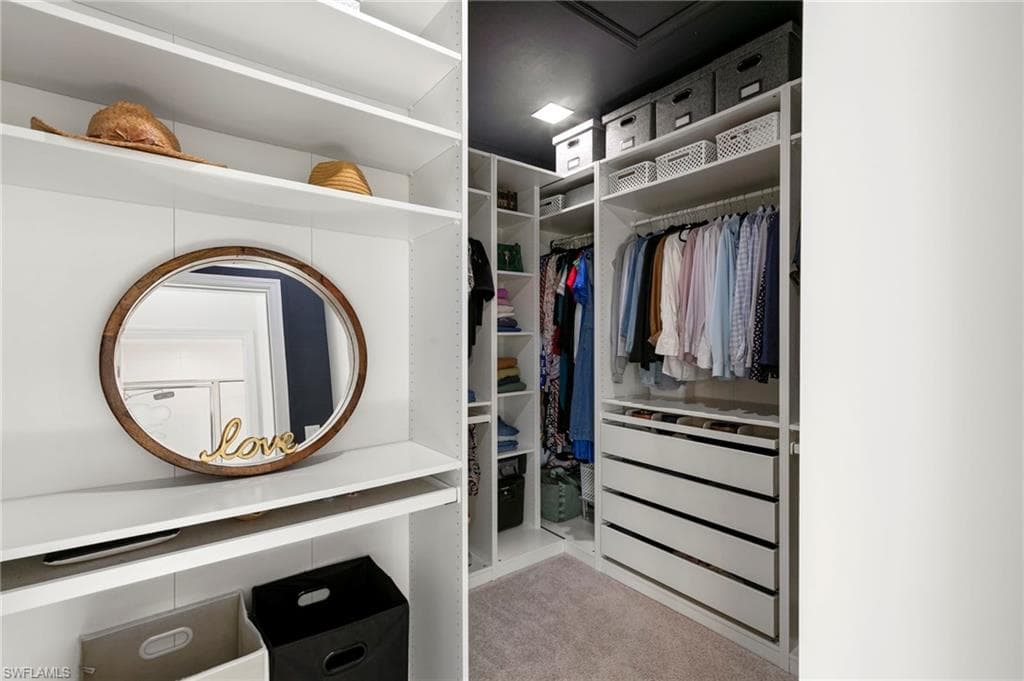 7421 Rockefeller Dr, Naples, FL 34119-20