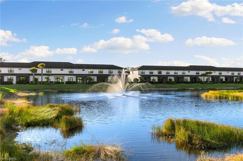 7421 Rockefeller Dr, Naples, FL 34119-28