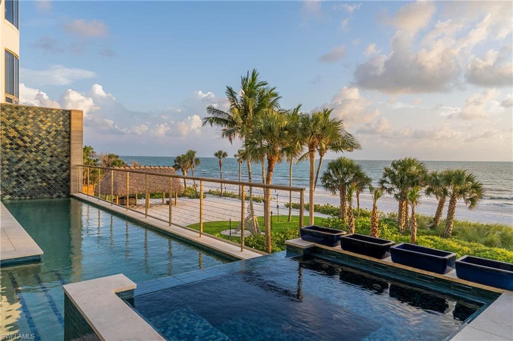 7409 Bay Colony Dr, Naples, FL 34108-21