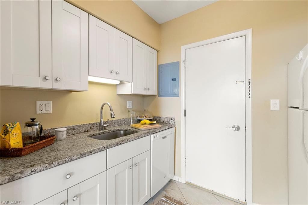 240 Seaview Ct 203, Marco Island, FL 34145-11