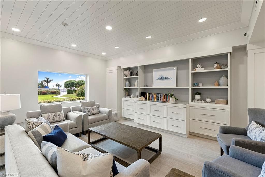 240 Seaview Ct 203, Marco Island, FL 34145-16