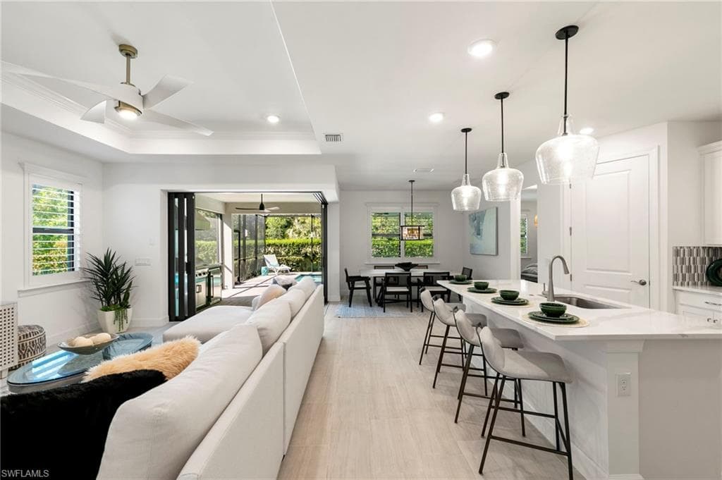 10483 Ventana Ln, Naples, FL 34120-5