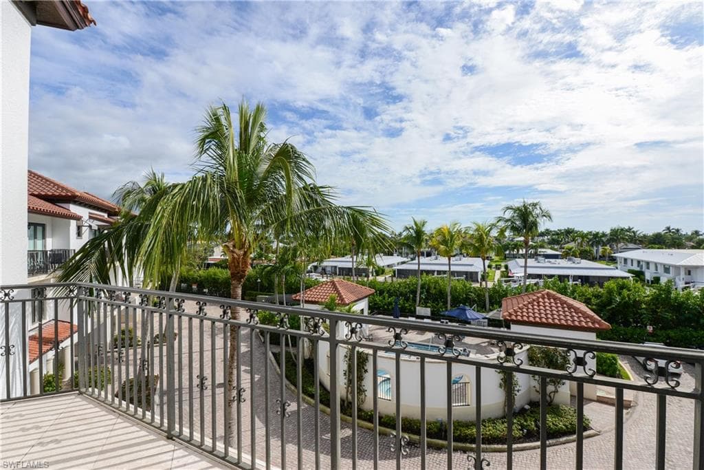 1530 5th Ave S C312, Naples, FL 34102-16