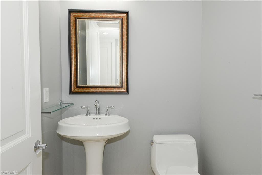 1530 5th Ave S C312, Naples, FL 34102-20