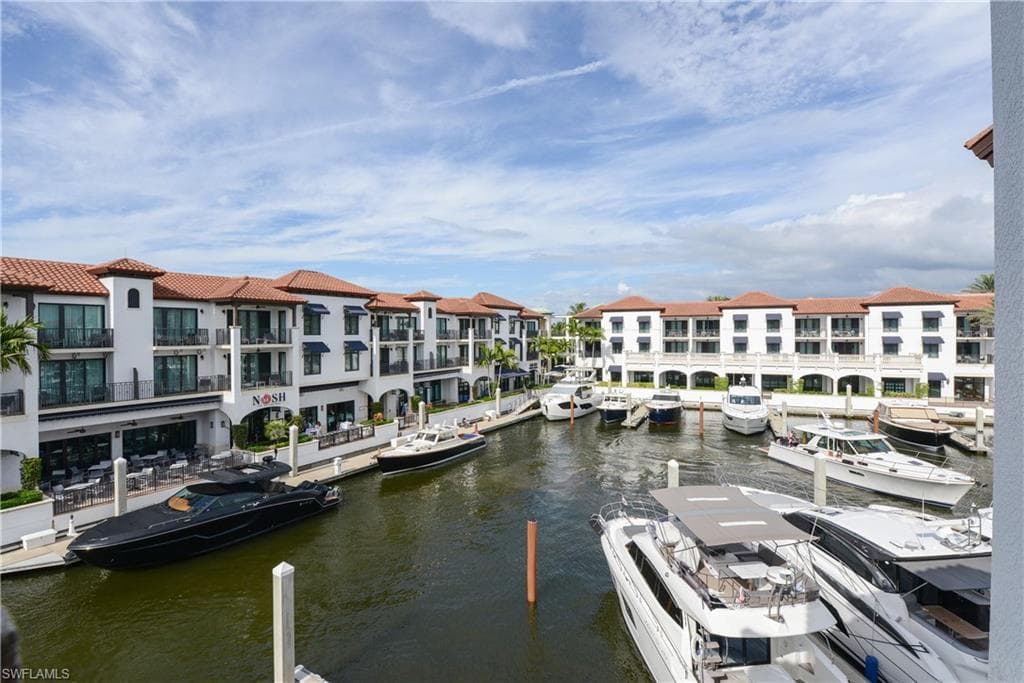 1530 5th Ave S C312, Naples, FL 34102-1