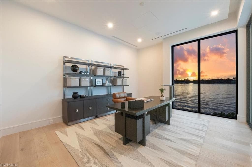 1640 Dolphin Ct, Naples, FL 34102-12