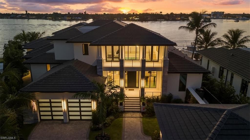 1640 Dolphin Ct, Naples, FL 34102-43