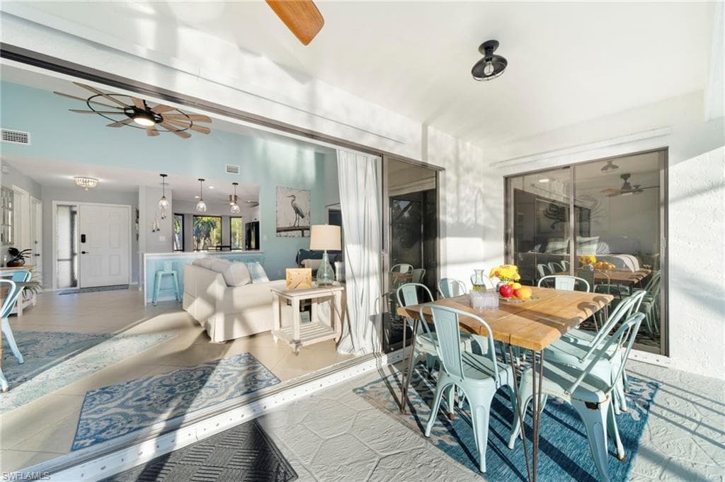 821 15th St SW, Naples, FL 34117-10