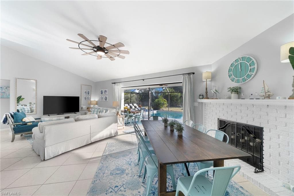 821 15th St SW, Naples, FL 34117-11