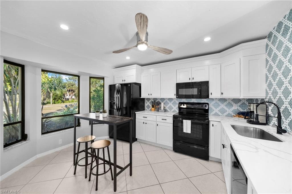 821 15th St SW, Naples, FL 34117-16