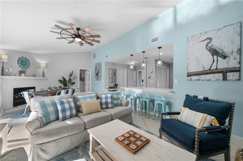 821 15th St SW, Naples, FL 34117-23