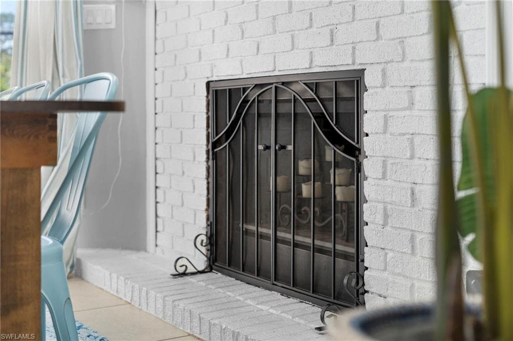 821 15th St SW, Naples, FL 34117-24