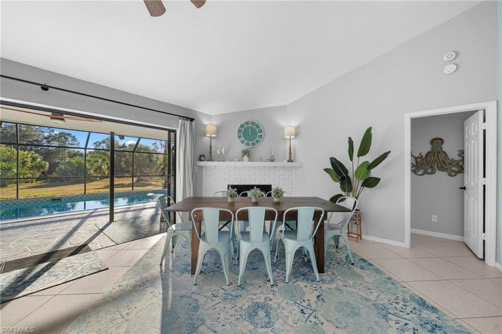 821 15th St SW, Naples, FL 34117-25