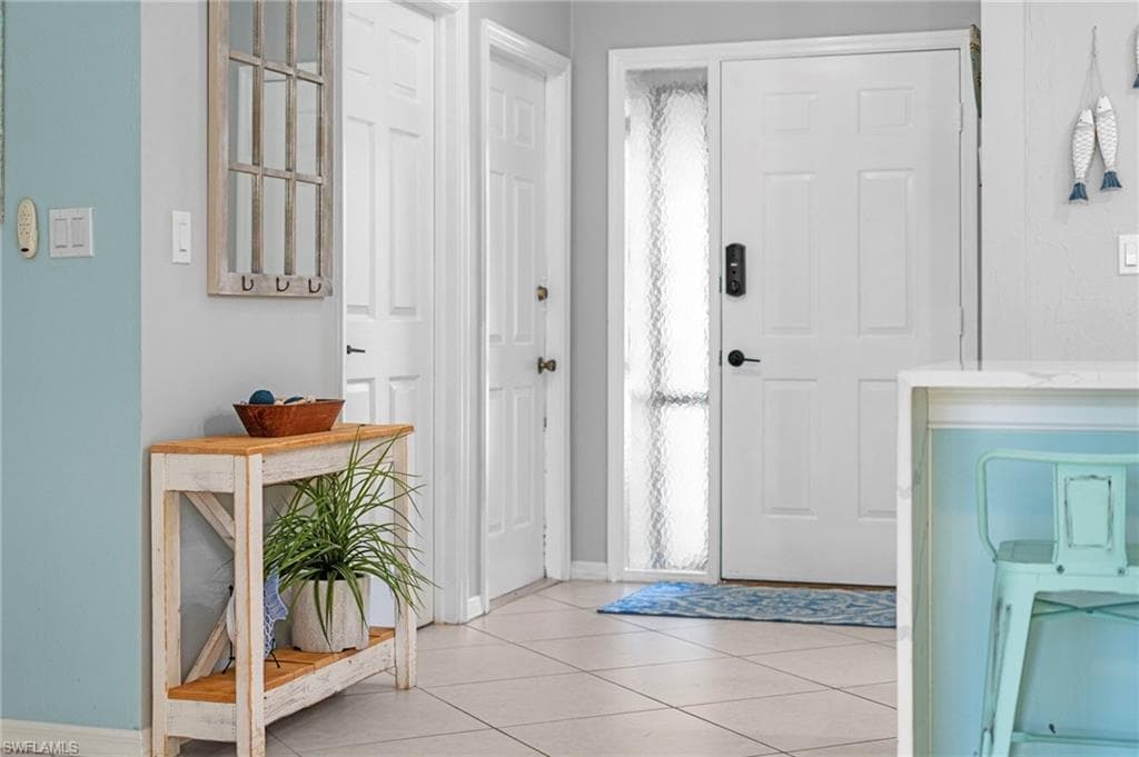 821 15th St SW, Naples, FL 34117-36