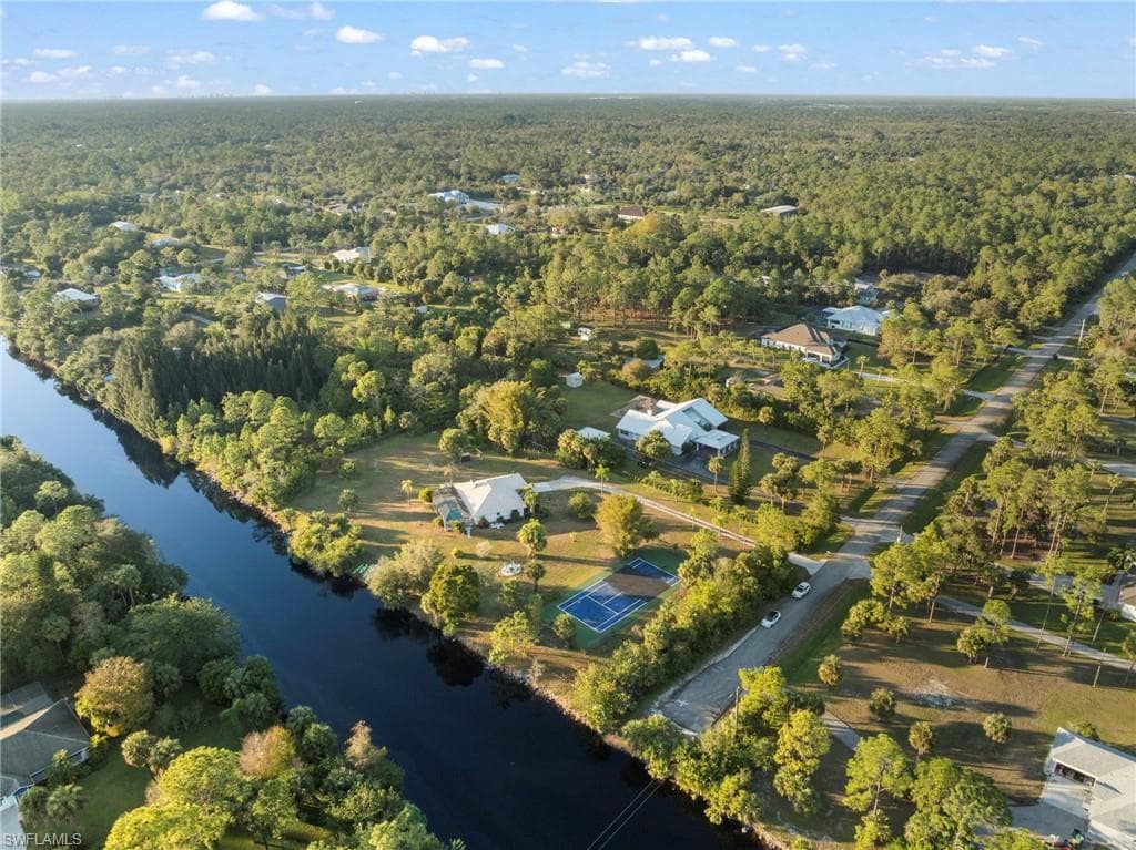 821 15th St SW, Naples, FL 34117-48