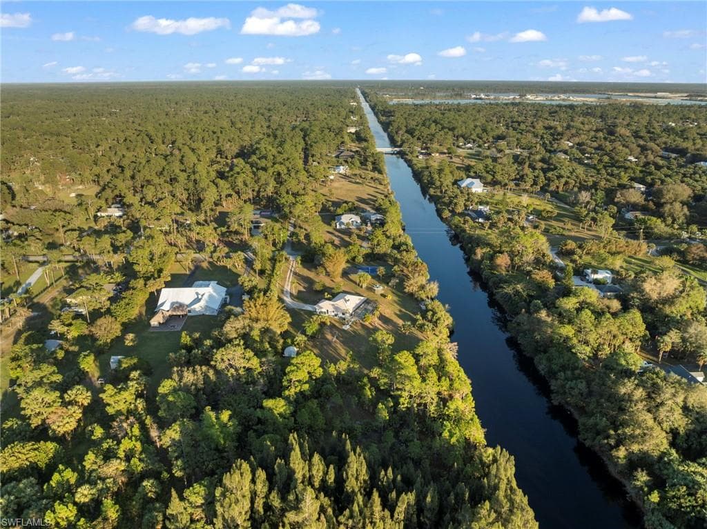 821 15th St SW, Naples, FL 34117-49