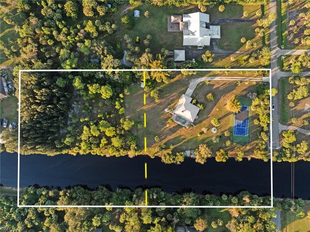 821 15th St SW, Naples, FL 34117-50