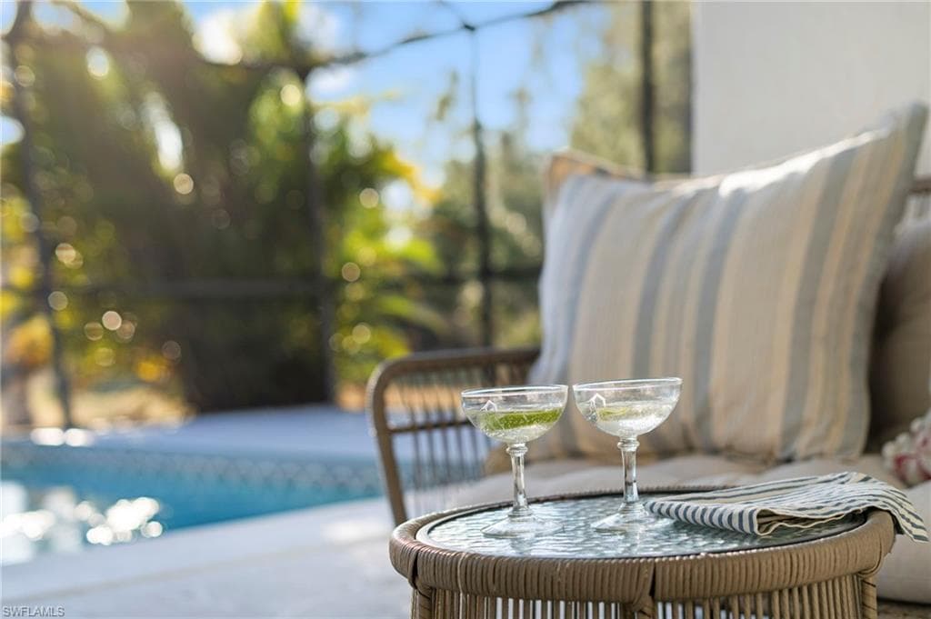 821 15th St SW, Naples, FL 34117-5