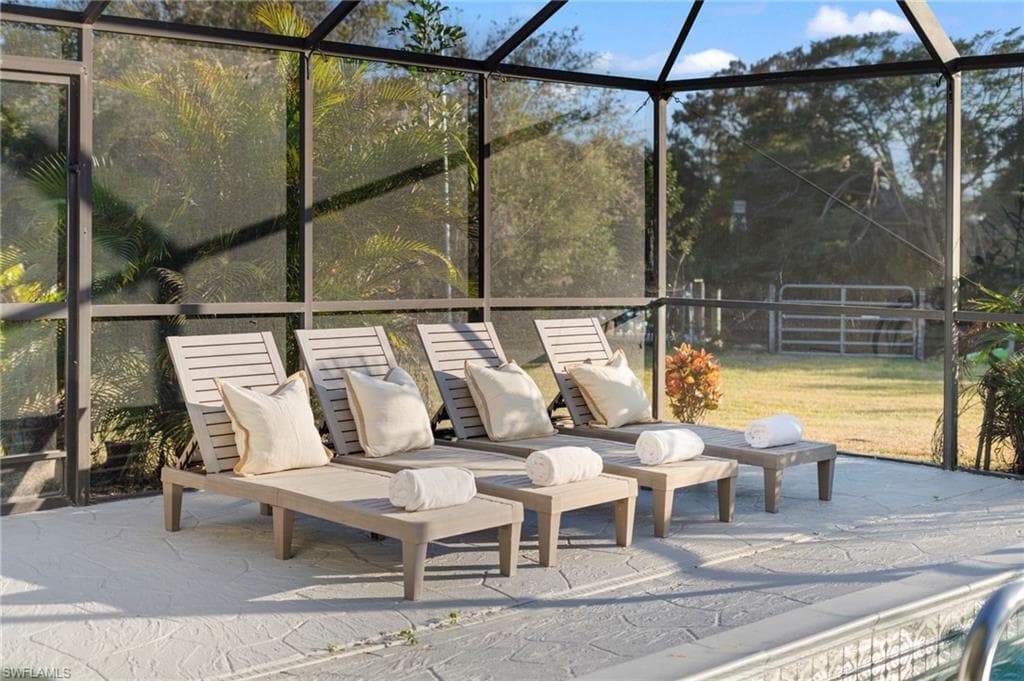 821 15th St SW, Naples, FL 34117-7