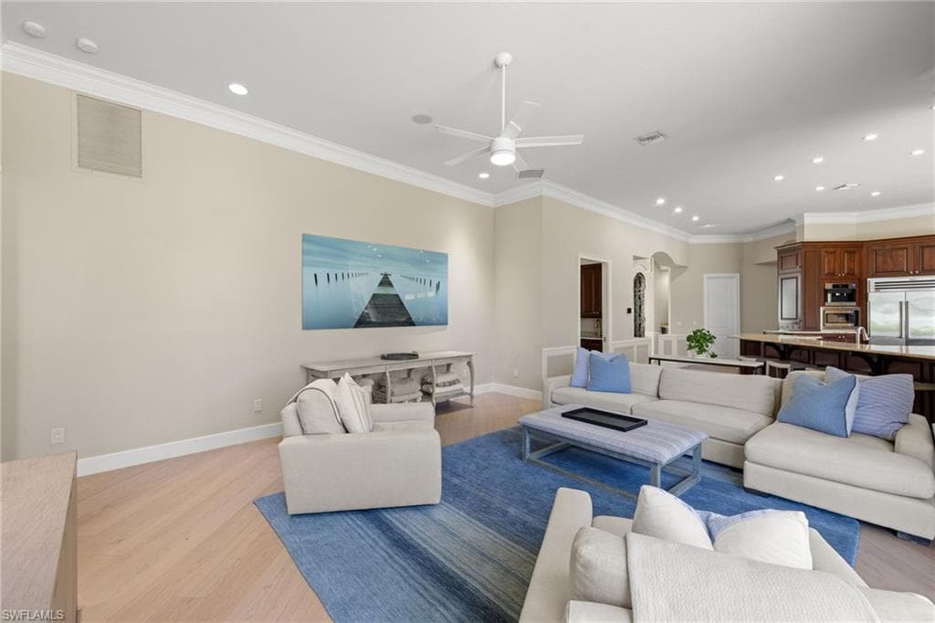 707 Hickory Rd, Naples, FL 34108-32