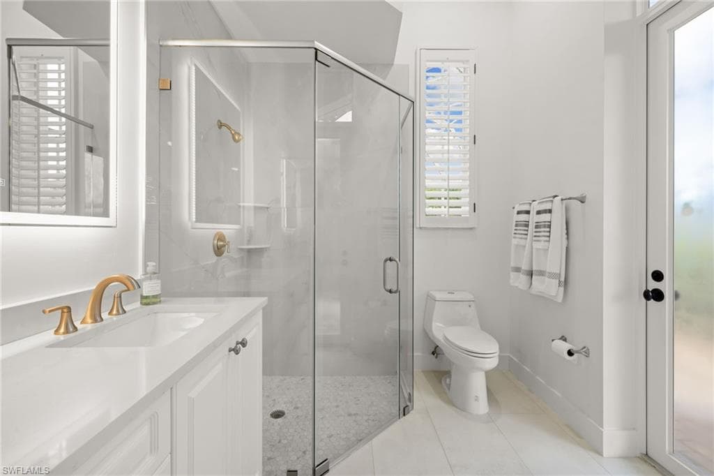 707 Hickory Rd, Naples, FL 34108-33