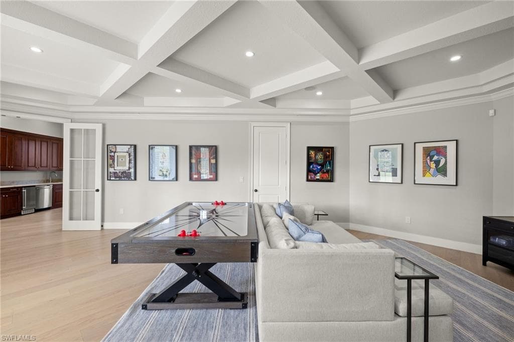 707 Hickory Rd, Naples, FL 34108-36