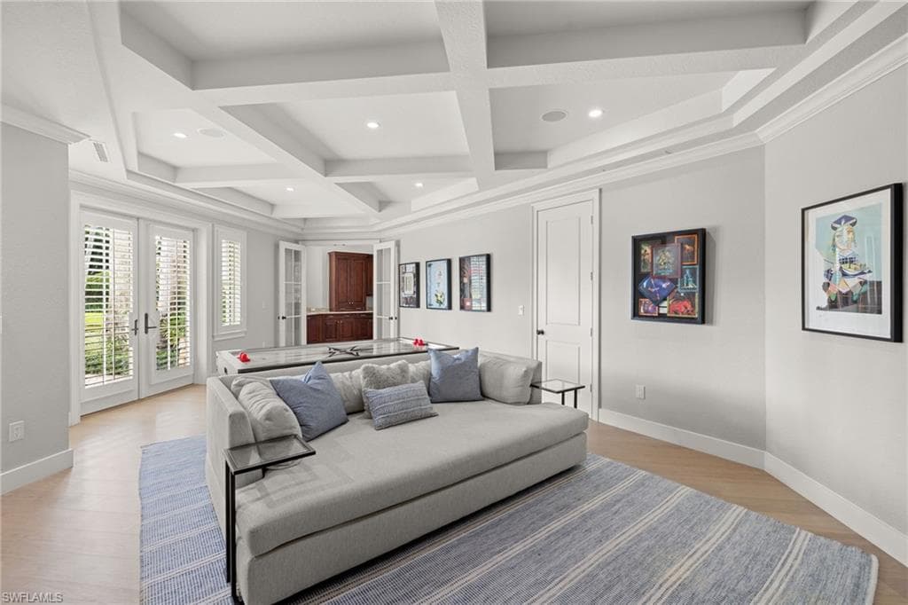 707 Hickory Rd, Naples, FL 34108-37