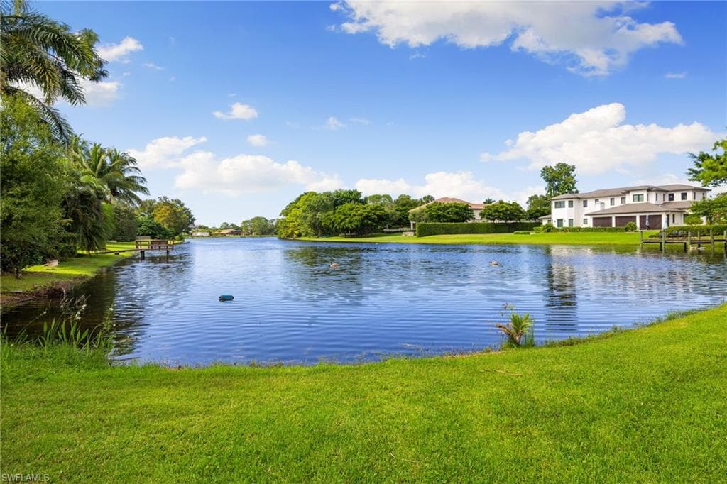 707 Hickory Rd, Naples, FL 34108-2