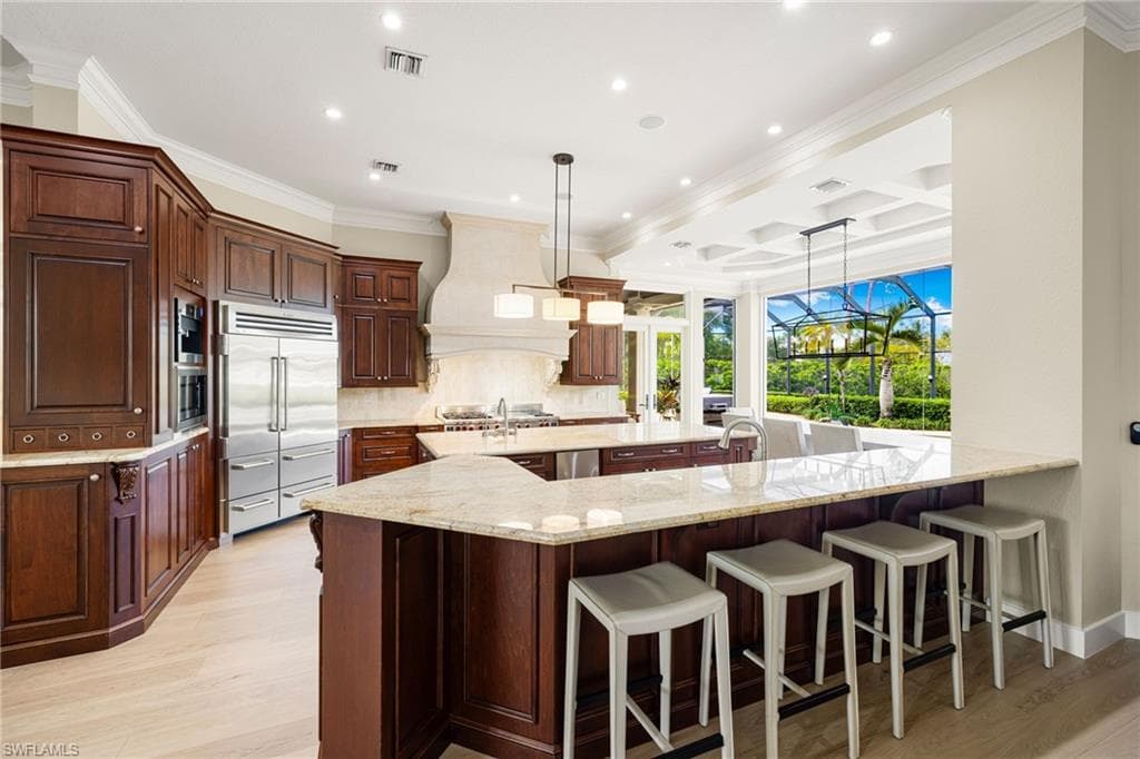 707 Hickory Rd, Naples, FL 34108-4