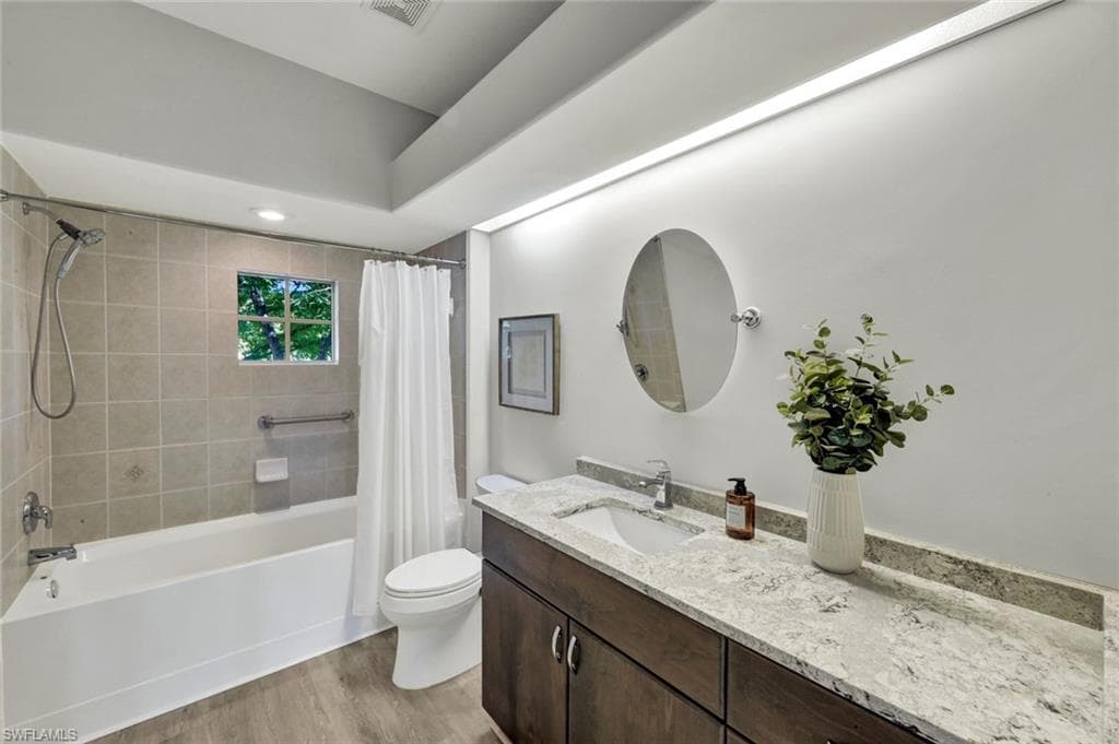 8597 Via Garibaldi Cir 208, Estero, FL 33928-16