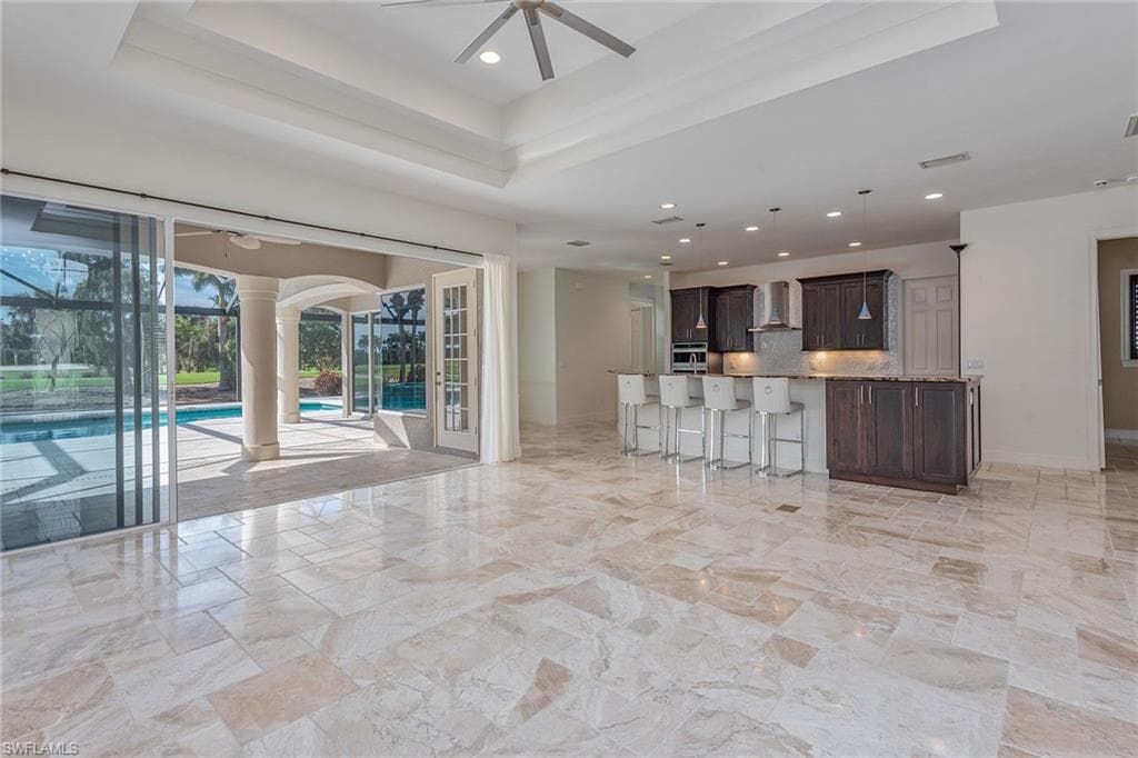 571 Eagle Creek Dr, Naples, FL 34113-9