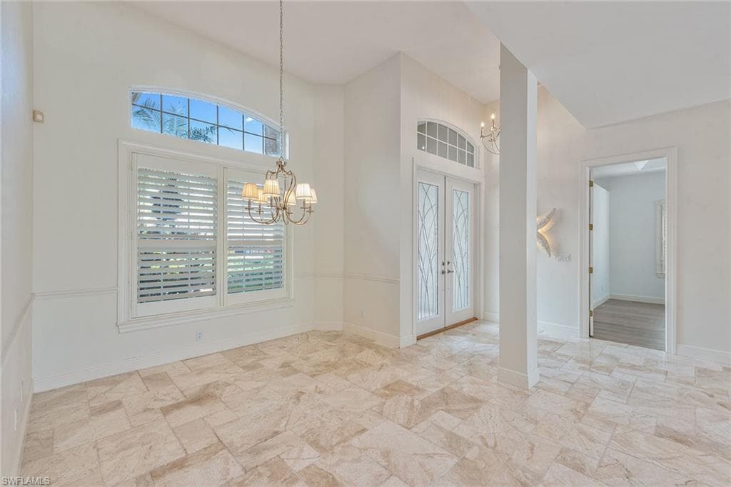 571 Eagle Creek Dr, Naples, FL 34113-11