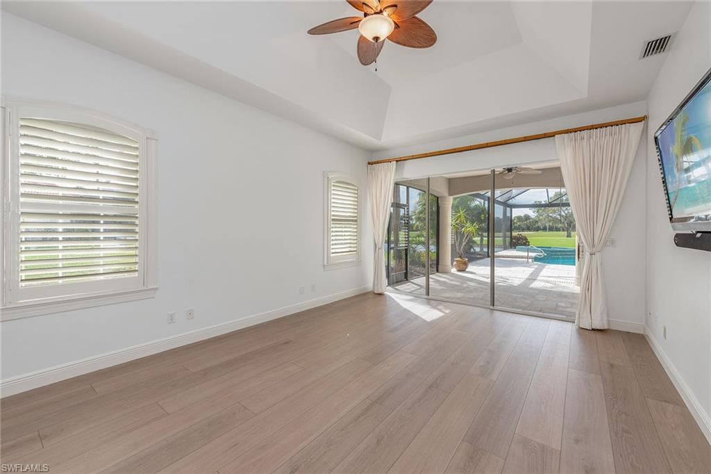 571 Eagle Creek Dr, Naples, FL 34113-18