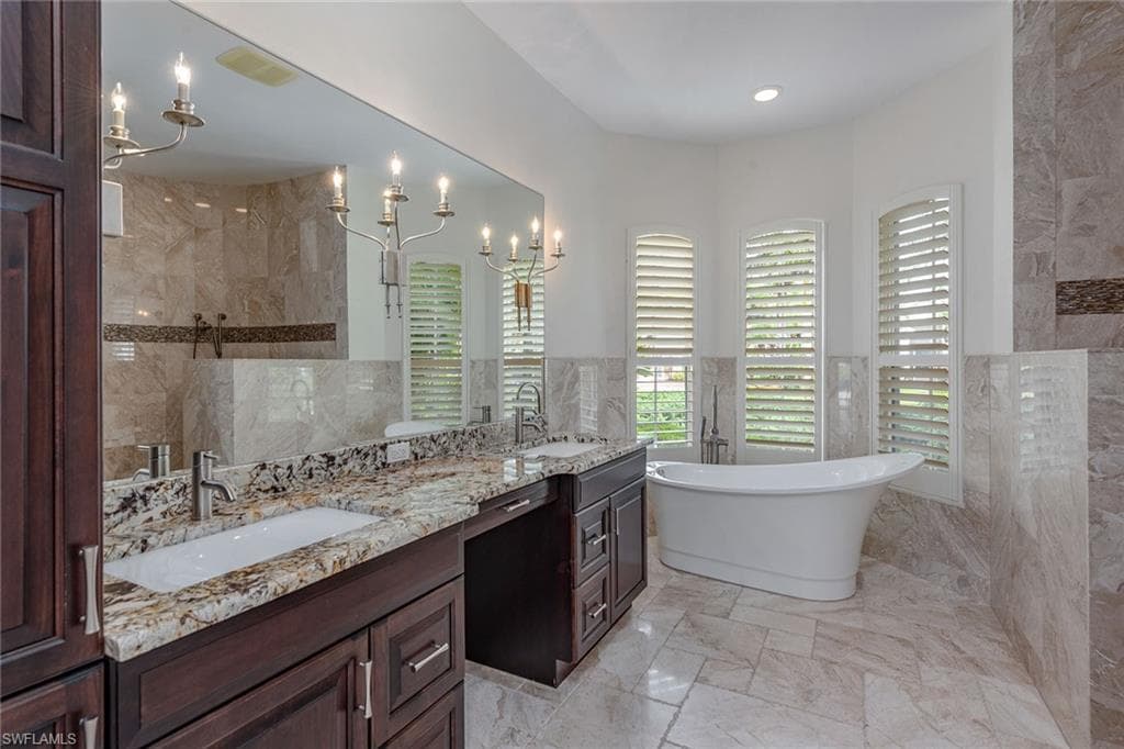 571 Eagle Creek Dr, Naples, FL 34113-19