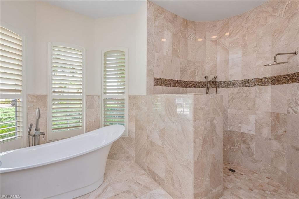 571 Eagle Creek Dr, Naples, FL 34113-20