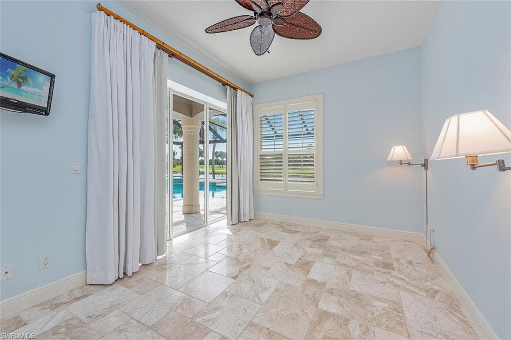 571 Eagle Creek Dr, Naples, FL 34113-21