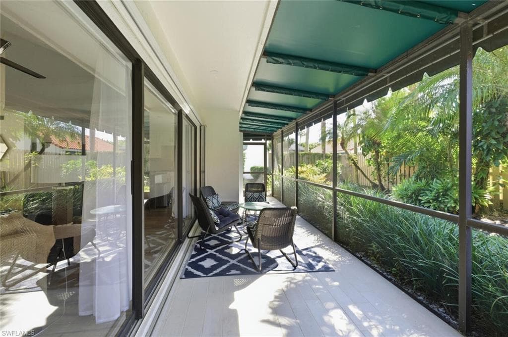 772 Reef Point Cir, Naples, FL 34108-22