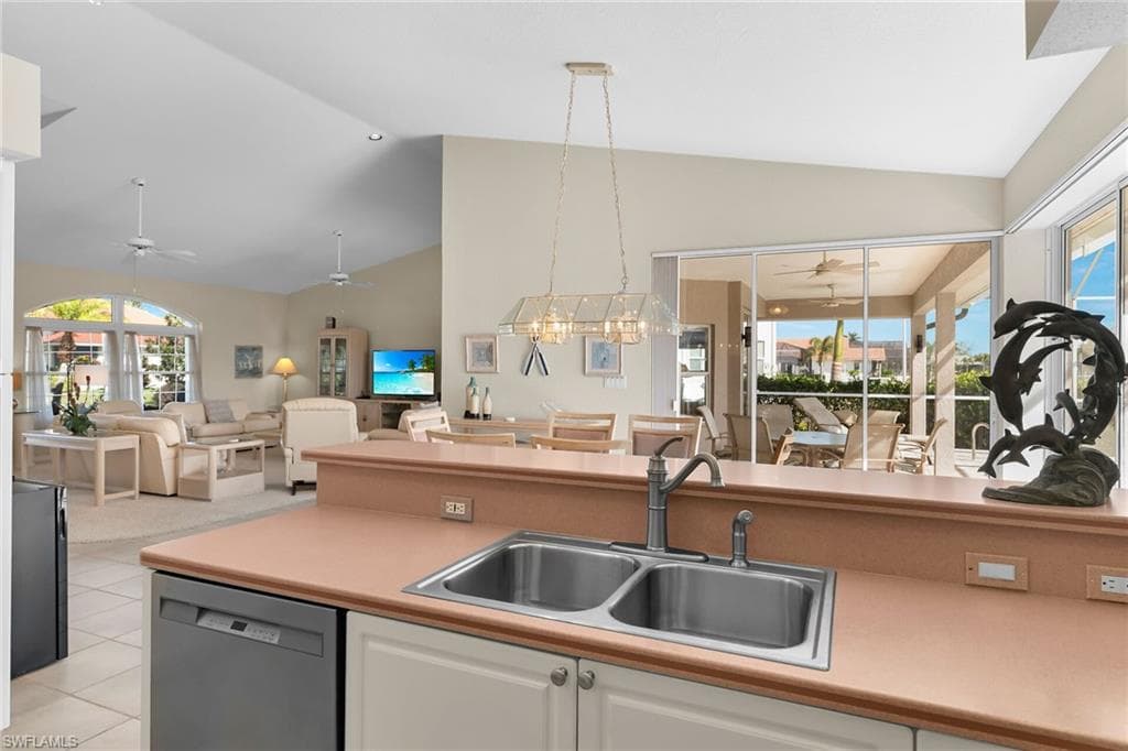 196 Richmond Ct, Marco Island, FL 34145-16