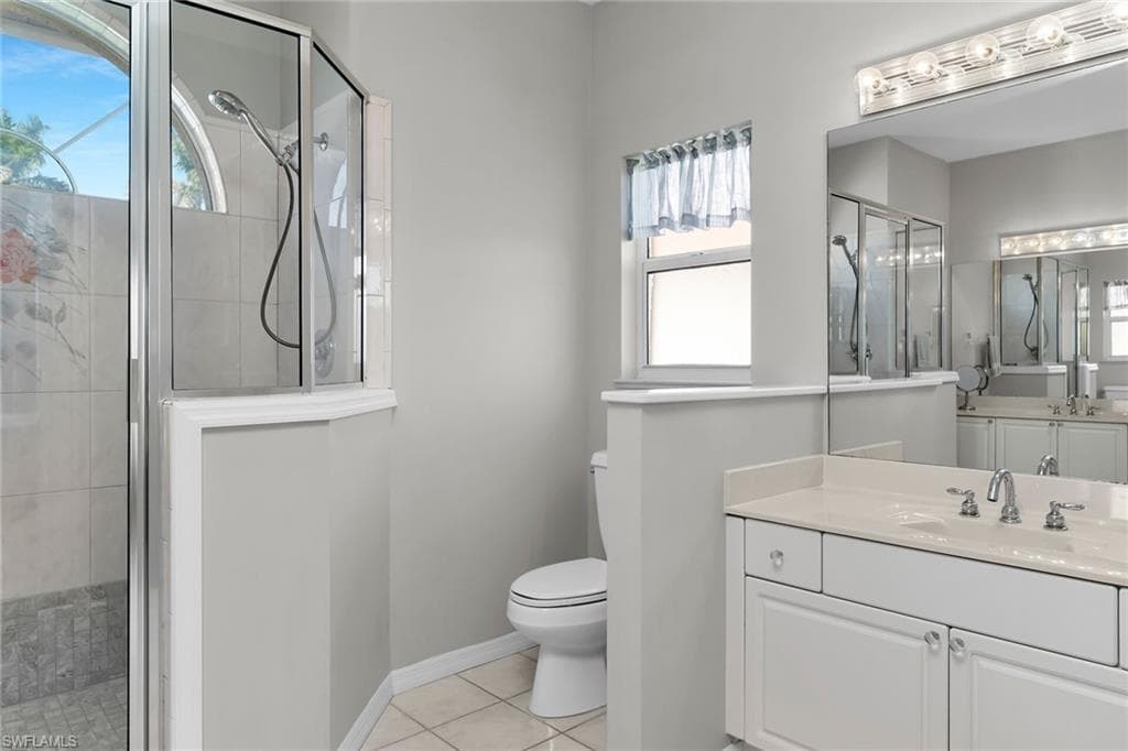 196 Richmond Ct, Marco Island, FL 34145-20