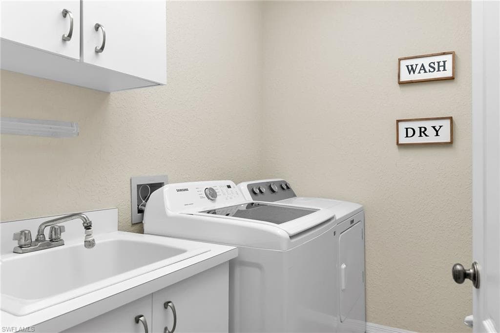 196 Richmond Ct, Marco Island, FL 34145-25