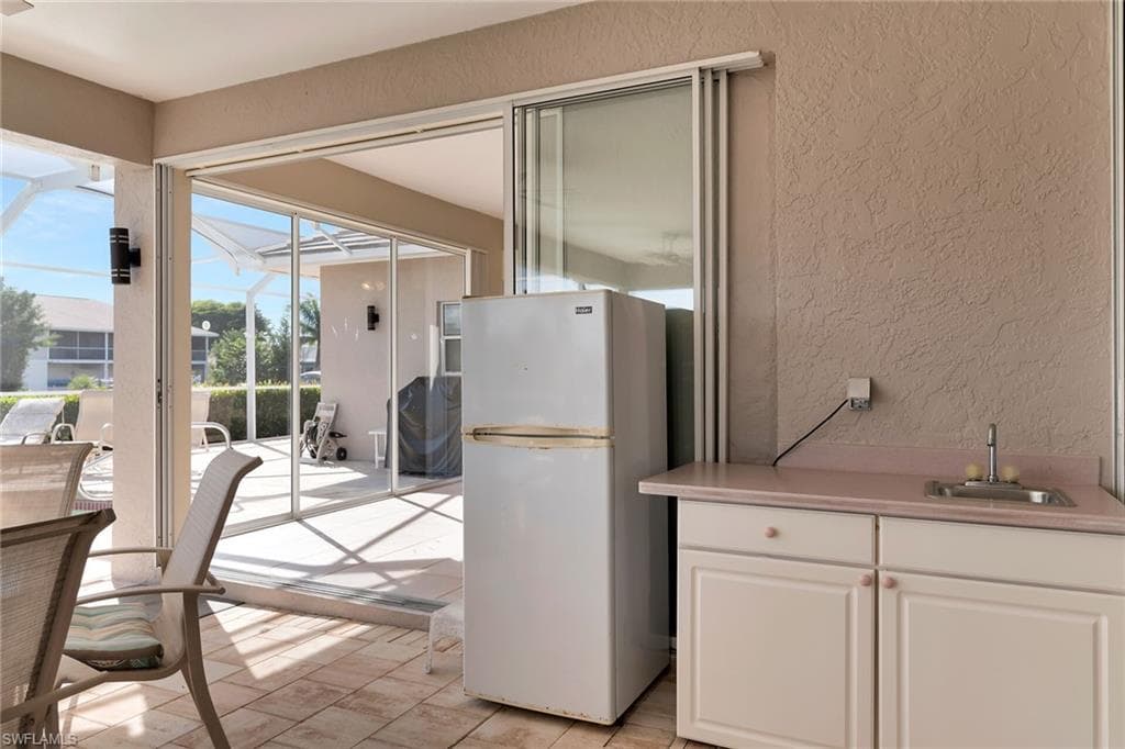 196 Richmond Ct, Marco Island, FL 34145-28