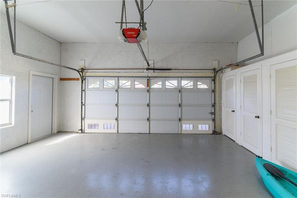 196 Richmond Ct, Marco Island, FL 34145-37