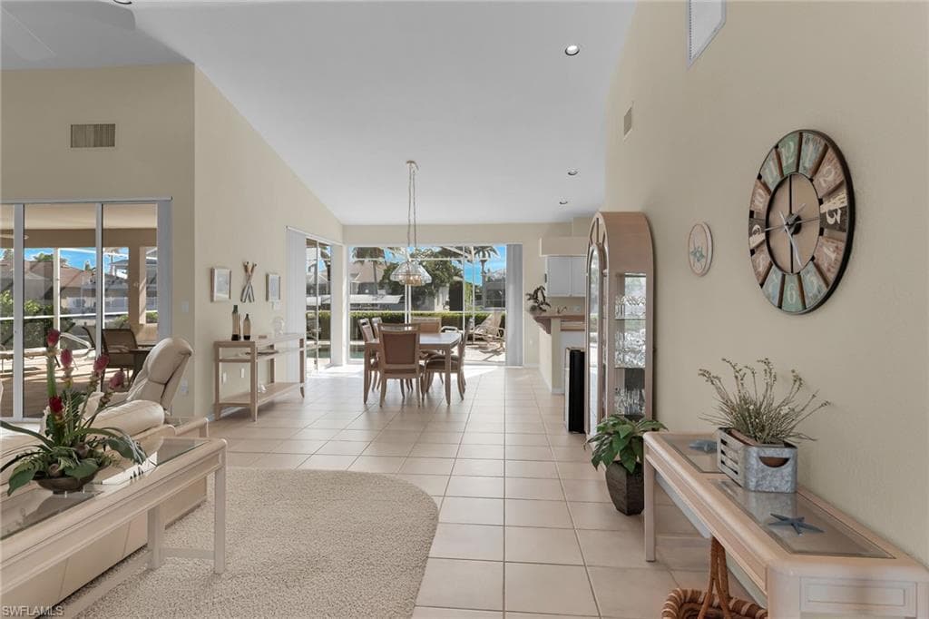 196 Richmond Ct, Marco Island, FL 34145-7