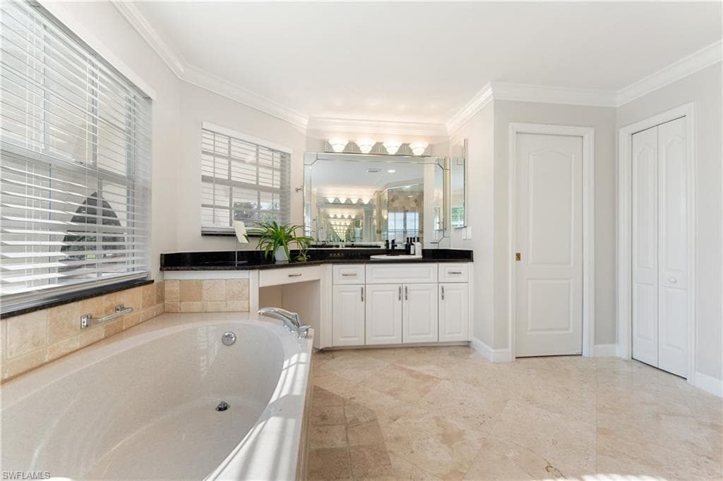 2384 Heritage Greens Dr, Naples, FL 34119-14