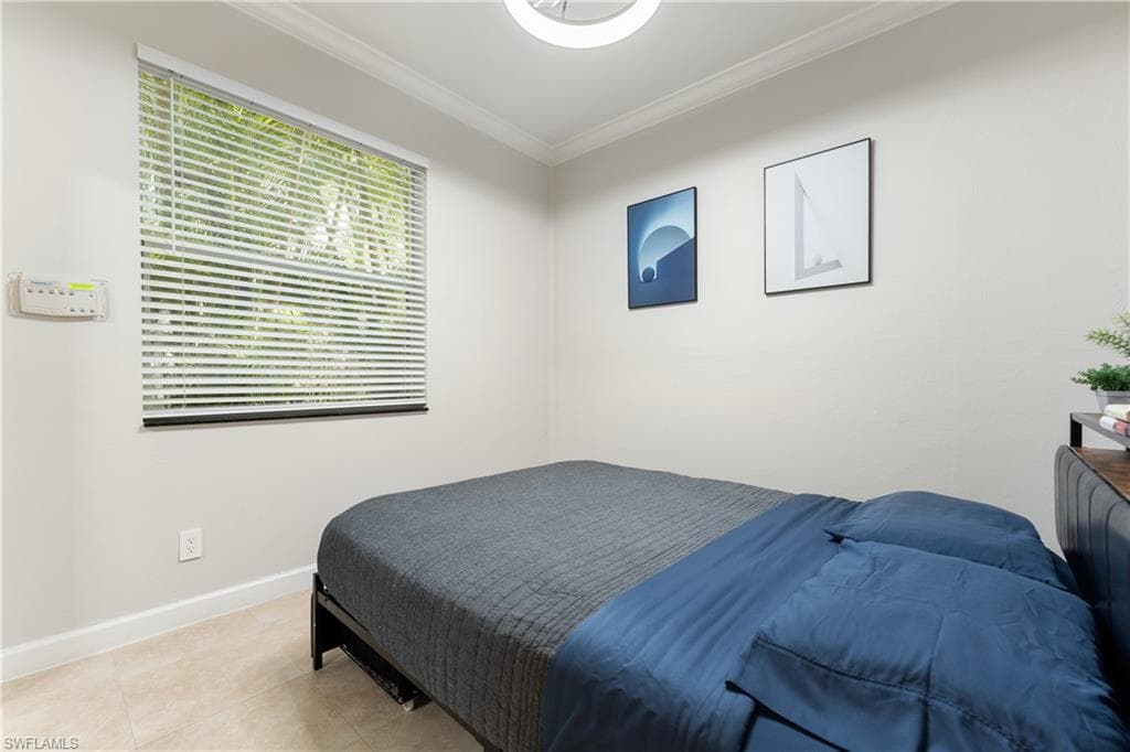 2384 Heritage Greens Dr, Naples, FL 34119-30