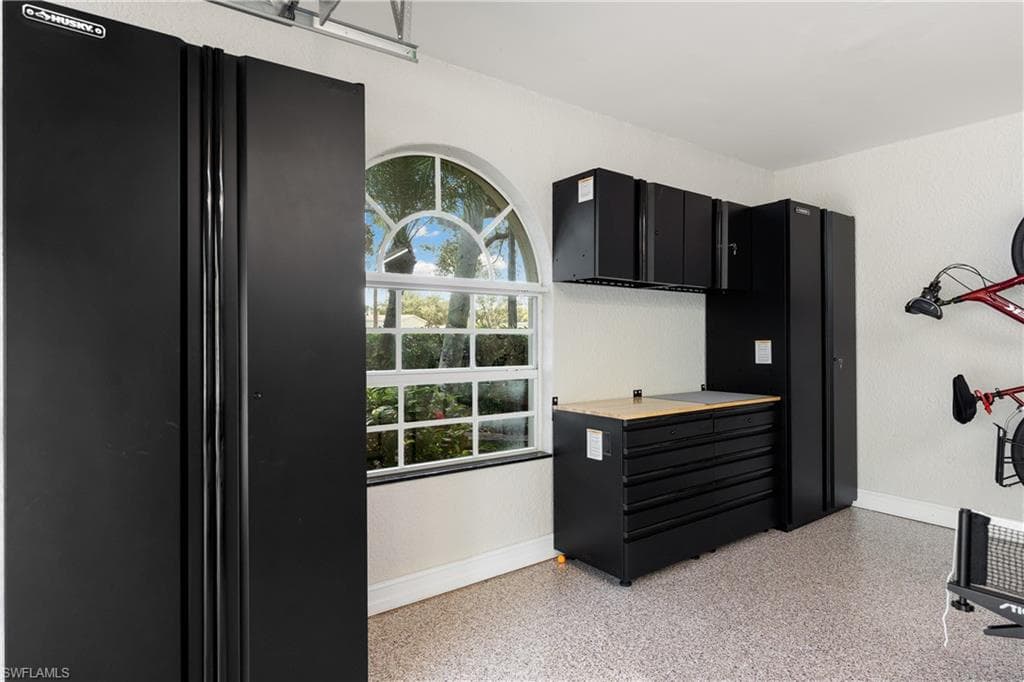 2384 Heritage Greens Dr, Naples, FL 34119-44